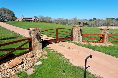 custom ranch gates texas